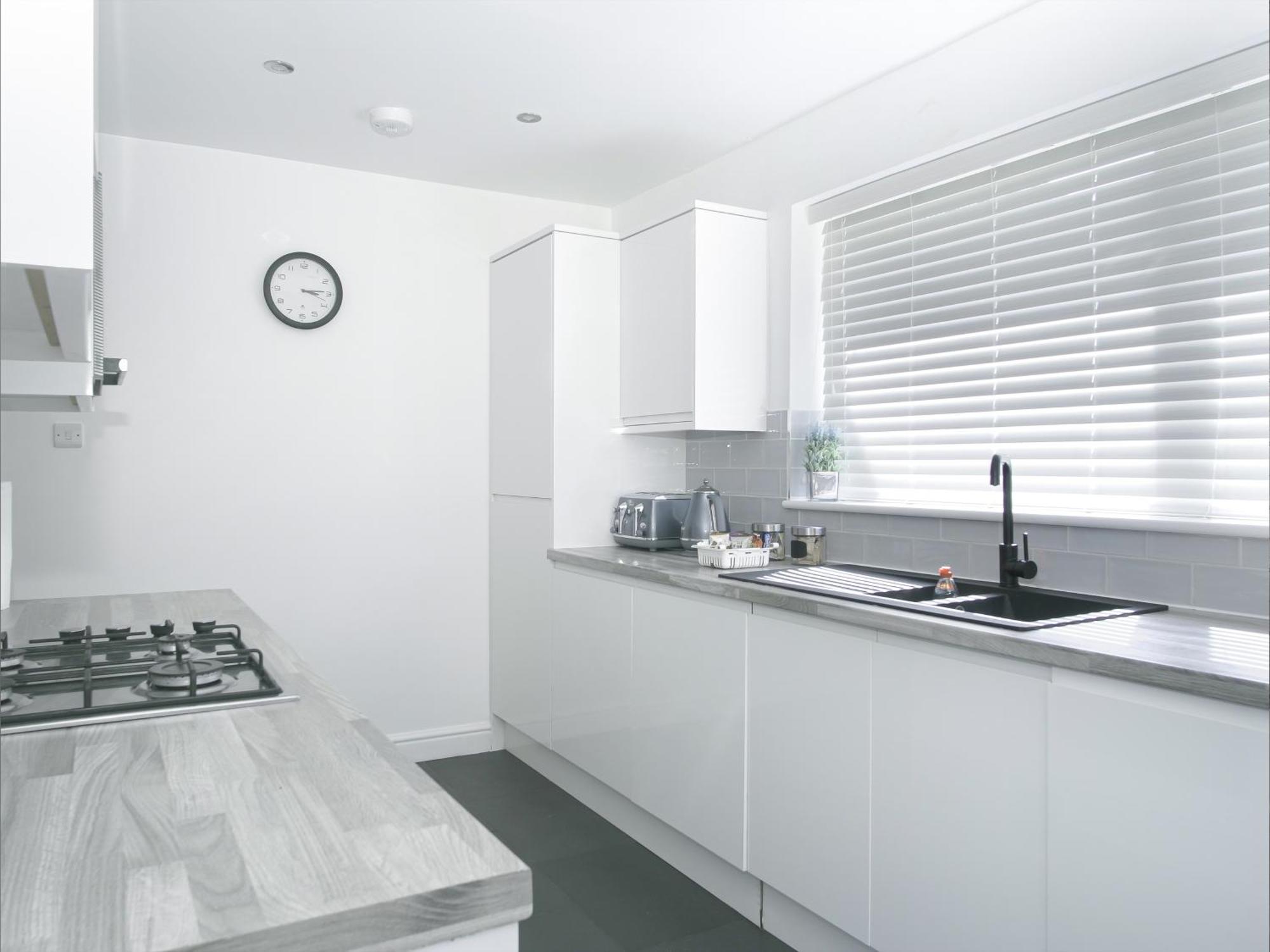 Luxe 5 Bed Bungalow In Snodland, Medway, Kent Zewnętrze zdjęcie