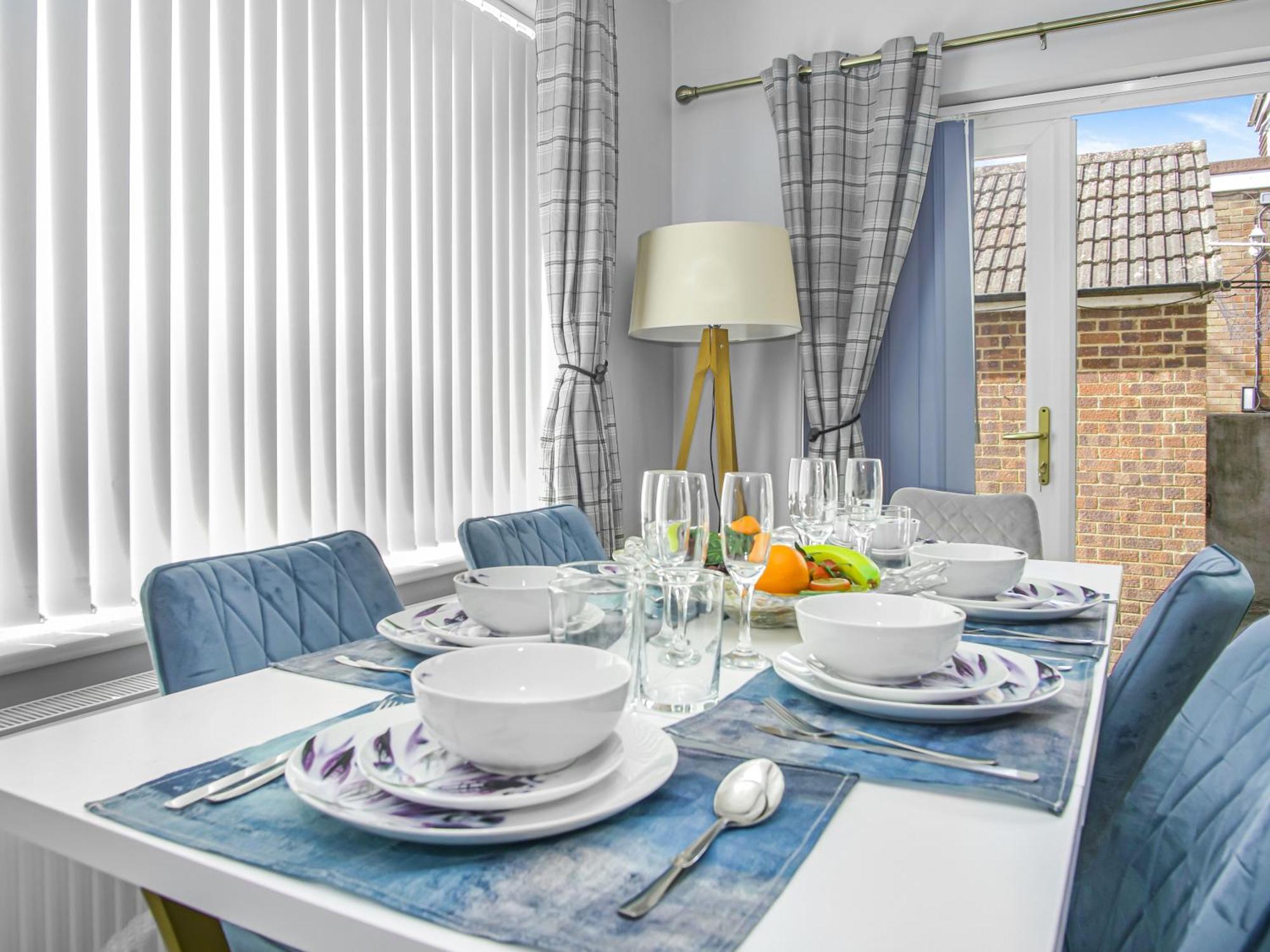 Luxe 5 Bed Bungalow In Snodland, Medway, Kent Zewnętrze zdjęcie